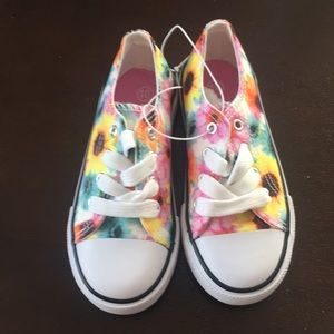 Floral design sneakers for toddler girl